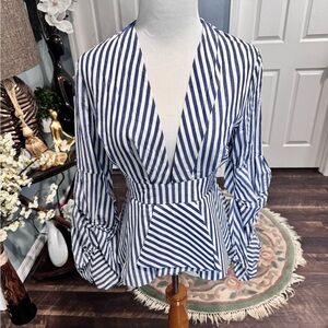 Long sleeves, V-Neck top striped top. Size S.